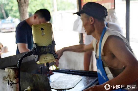 黄琴大叔爆料视频播放,幕后真相大曝光! 第2张 黄琴大叔爆料视频播放,幕后真相大曝光! 第2张